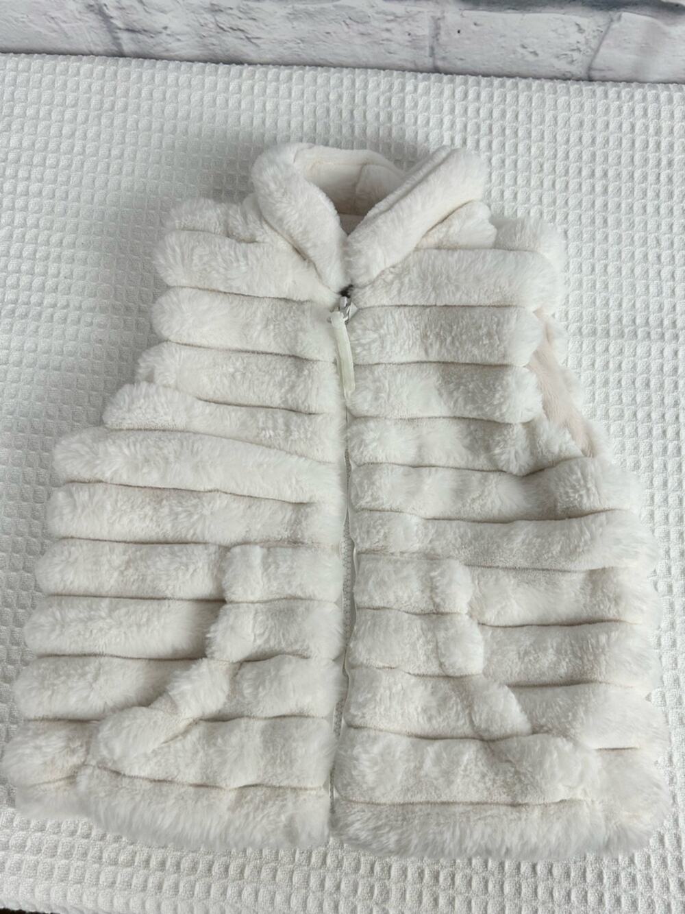 American Widgeon Girls Size 3 Ivory Faux Fur Hooded Zip Vest